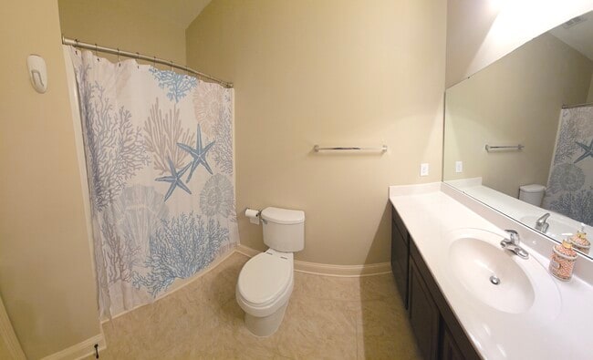 Baño principal - 133 Ella Kinley Cir