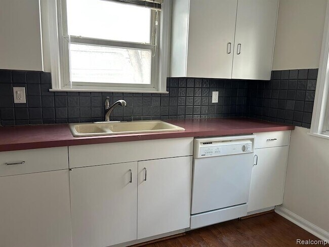 Foto del edificio - 13336 Balfour Ave