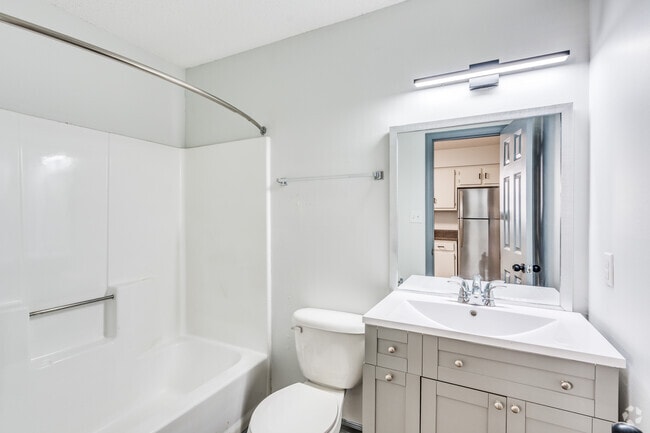 1BR, 1BA - 600SF Bathroom - East Ridge Village