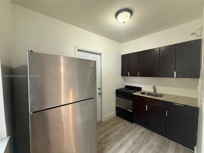 Foto del edificio - 1035 SW 4th St