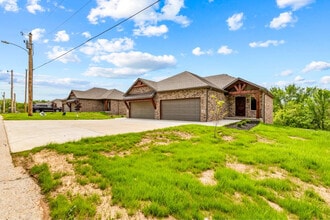 Building Photo - 102 E Mills Rd