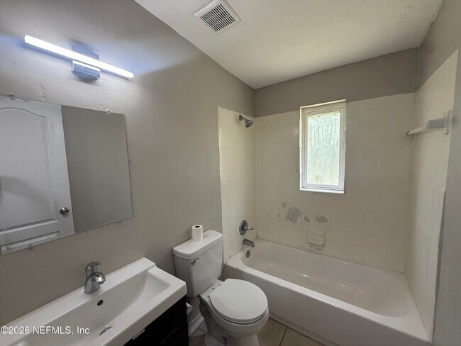 Foto del edificio - 4207 Homer Rd N