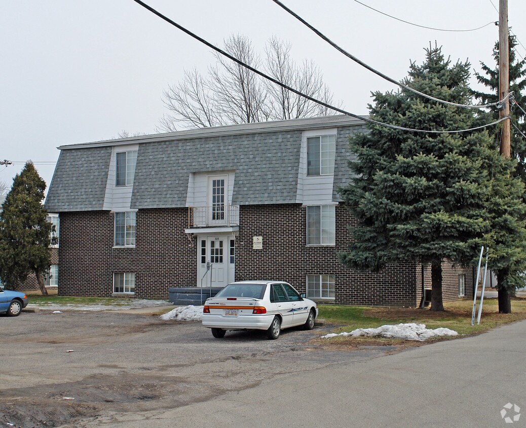 Primary Photo - 325 Bellbrook Ave