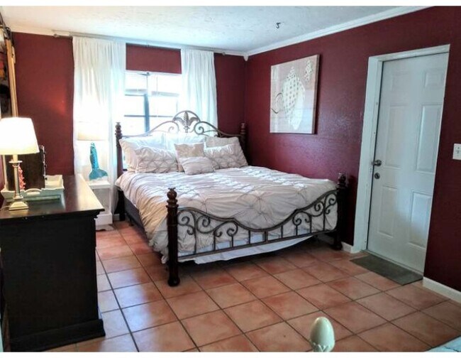 Foto del edificio - 622 10th Ave N