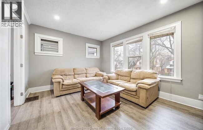 Photo du bâtiment - 406-08 Randolph Ave