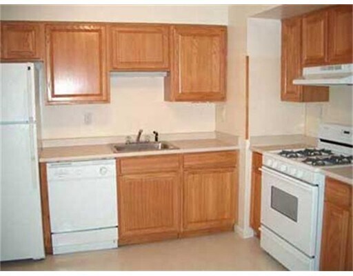 Primary Photo - 75 Robbins St