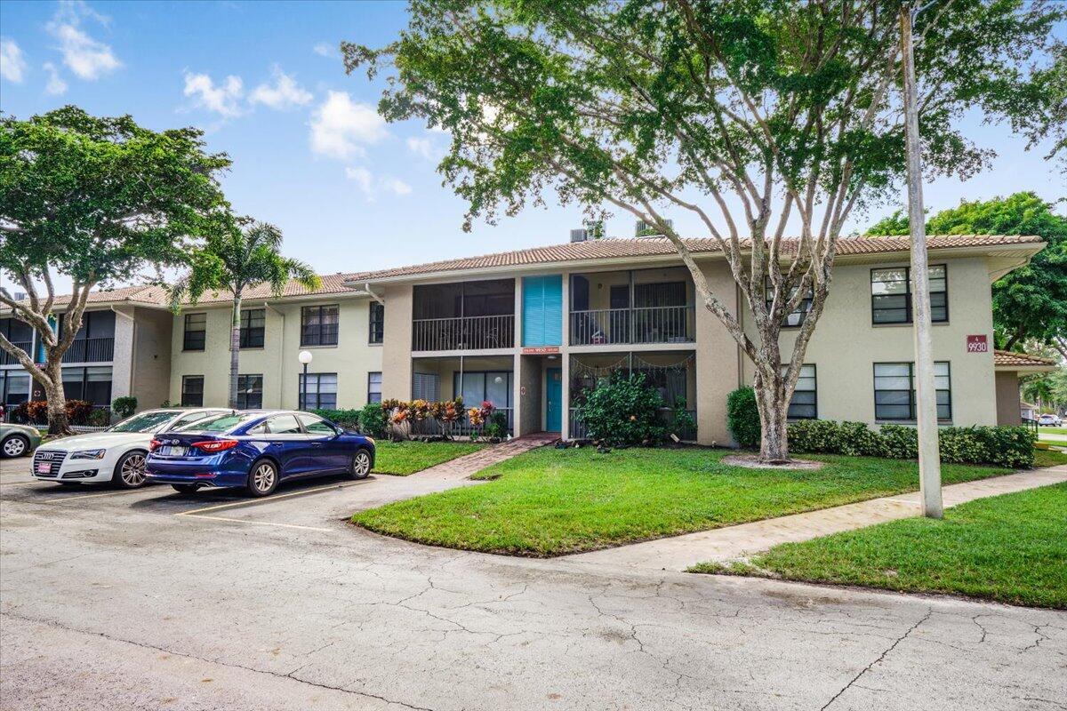 Foto principal - 9930 Pineapple Tree Dr