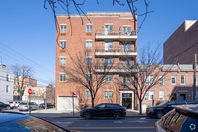 Building Photo - 2303 31st Ave
