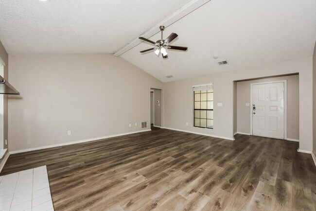Foto del edificio - 308 Southlake Dr