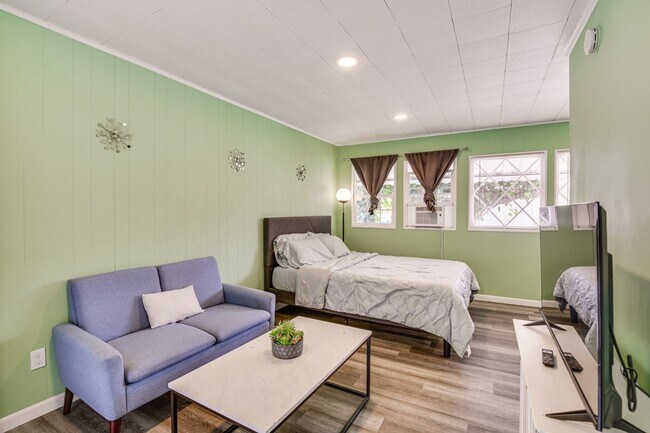Building Photo - Charming Studio House in San Diego