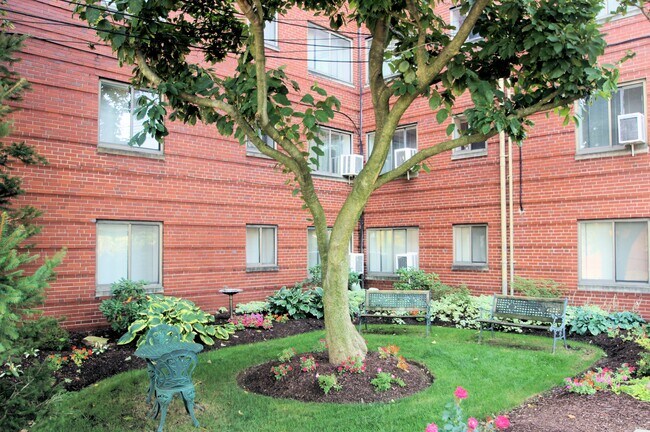 Foto del edificio - The Tuscany Apartments 300 Washington Rd.