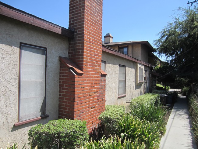 Building Photo - 9420 Woodruff Ave