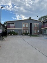 Building Photo - 716 Kolb Rd