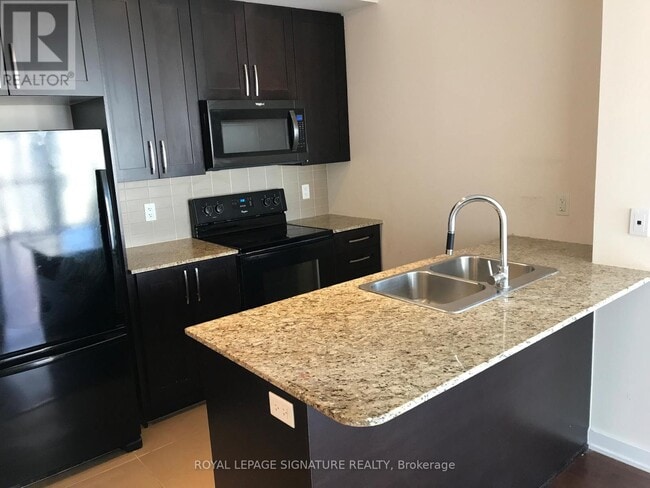 Photo du bâtiment - 4070 Confederation Pkwy