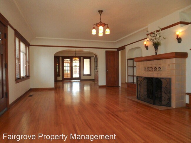 Foto del edificio - 4 br, 3 bath House - 4890 Vista Street