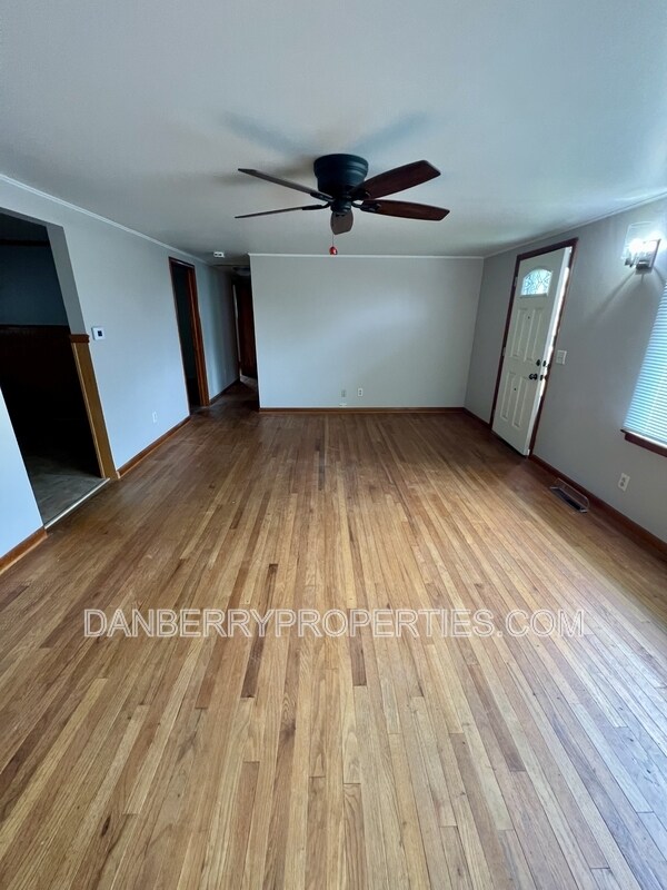 Foto del edificio - 12560 Hughes St