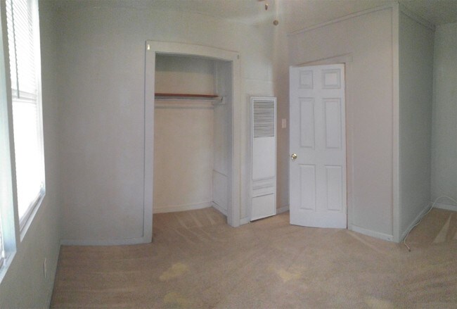 Building Photo - 752 Abbeville Ave NE