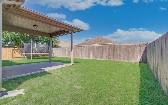 Building Photo - 114 Paleos Flint Dr
