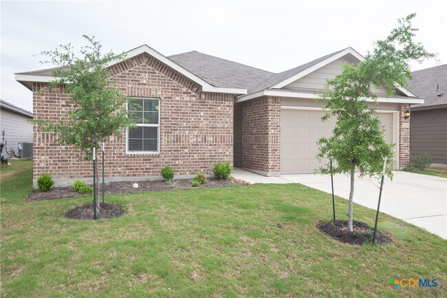 Building Photo - 2125 Silver Maple