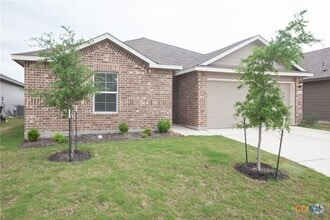Building Photo - 2125 Silver Maple