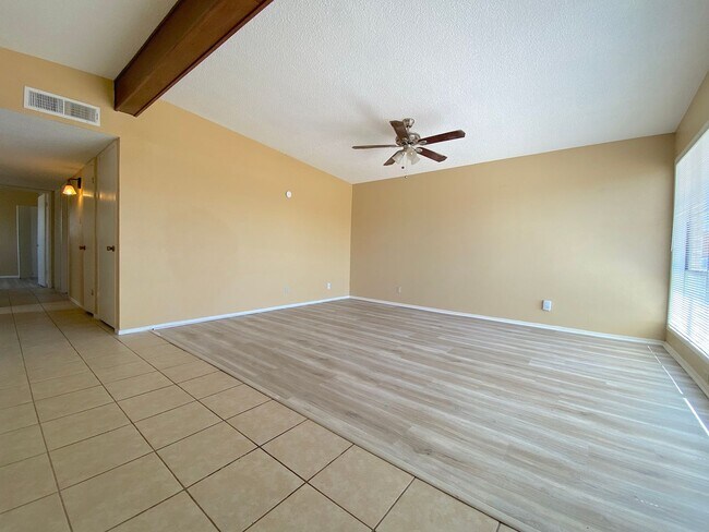 Building Photo - Northeast El Paso 3 bed with Refrig A/C