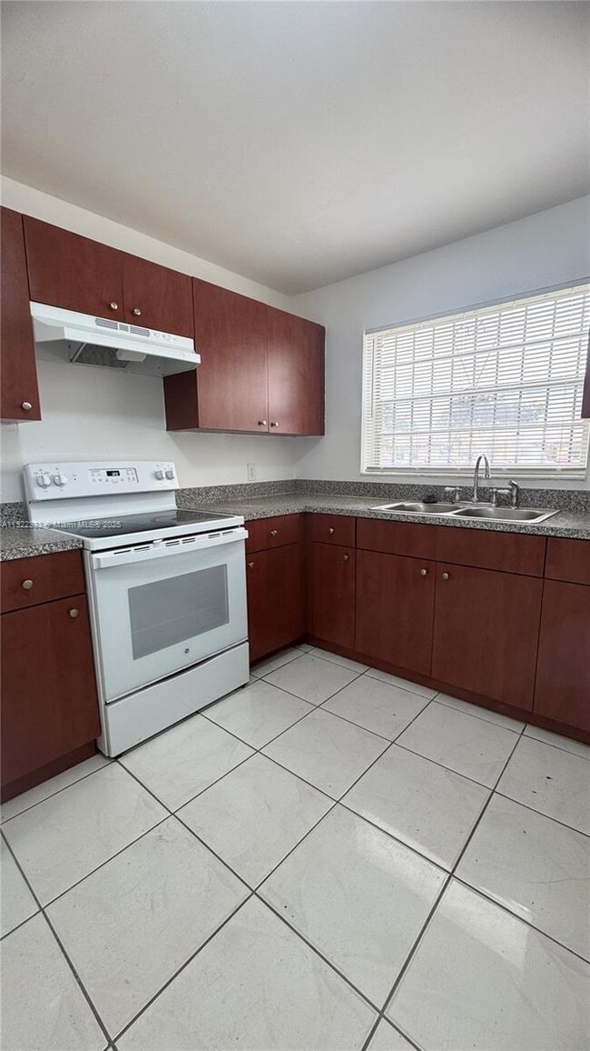 Foto del edificio - 3039 NW 204th Terrace