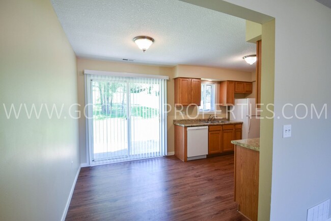 Foto del edificio - 3 Bedroom Townhome in Van Meter