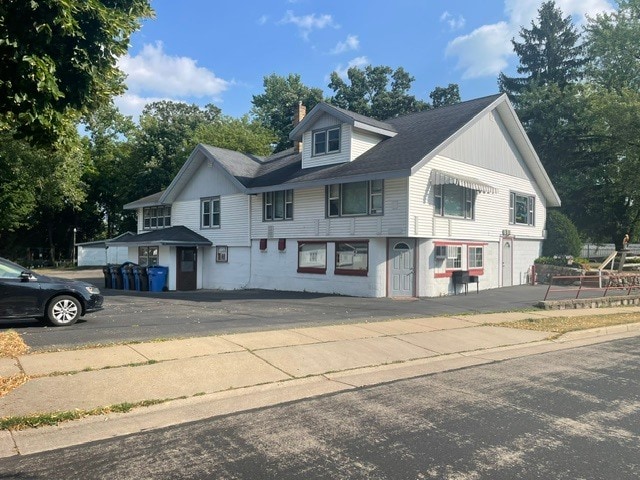 Building Photo - 163 Paoli St