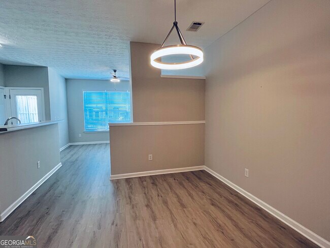 Foto del edificio - 6505 Above Tide Pl