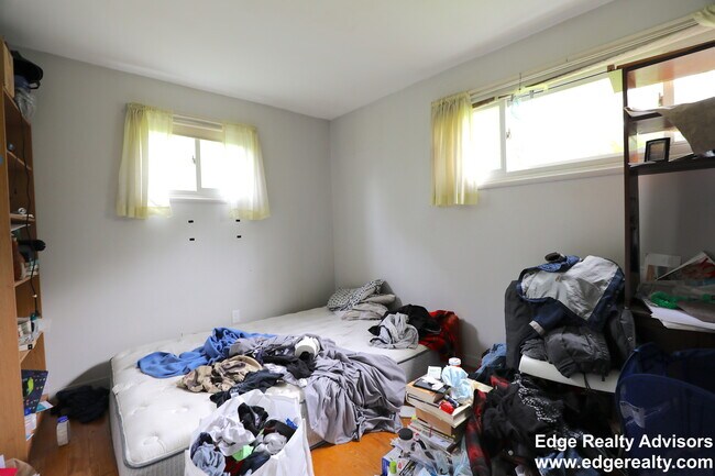 Foto del edificio - 155 Kenrick St