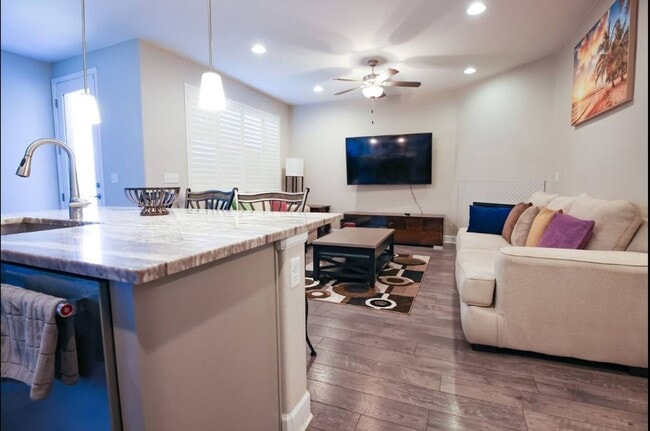 Building Photo - Long Realty & Property Management - Finish...