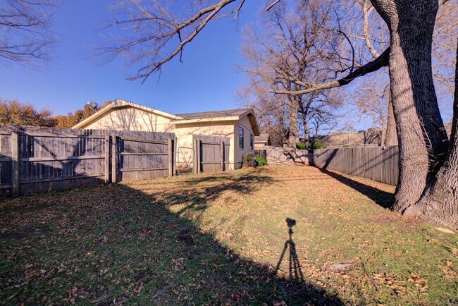 Foto del edificio - 8041-8041 S 79th E Ave