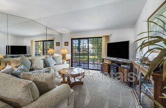 Building Photo - 2701 E Mesquite Ave