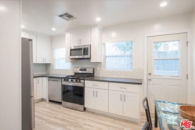 Foto del edificio - 1024 Maple St