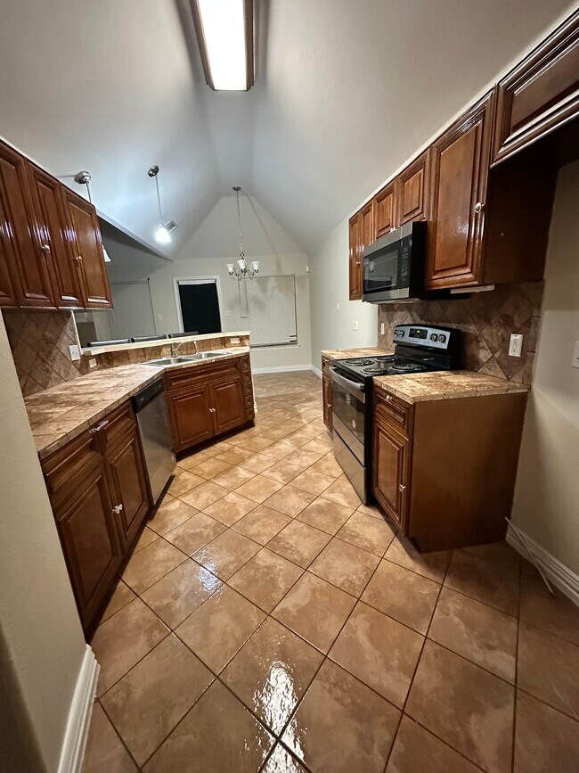 Kitchen (fully furnished) - 2035 Chevella Dr
