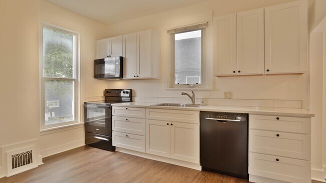 Building Photo - 801 W Spofford Ave