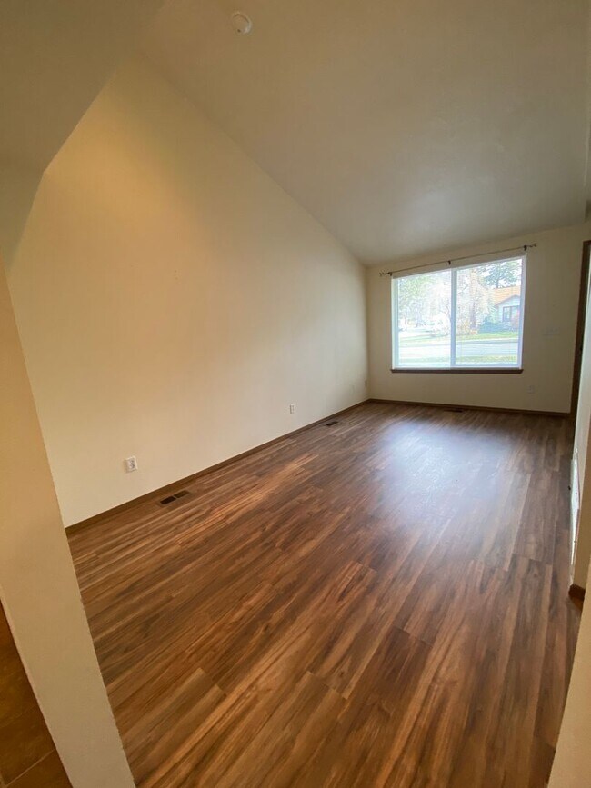 Foto del edificio - Available Now! 2 Bedroom 1.5 Bath with Att...
