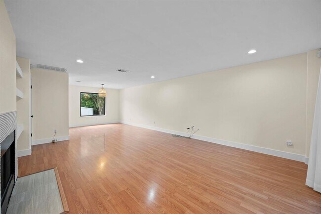 Building Photo - 9707 Nightjar Dr
