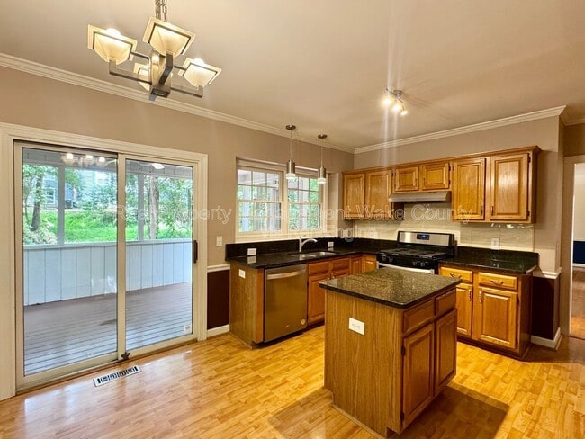 Photo - 106 Oak Spring Ct House