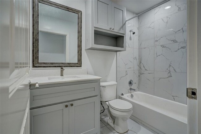 Foto del edificio - 900 NW 13th St