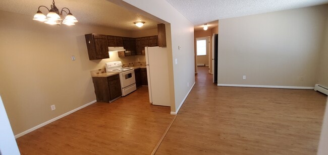 Foto del edificio - 1652 E 16th St