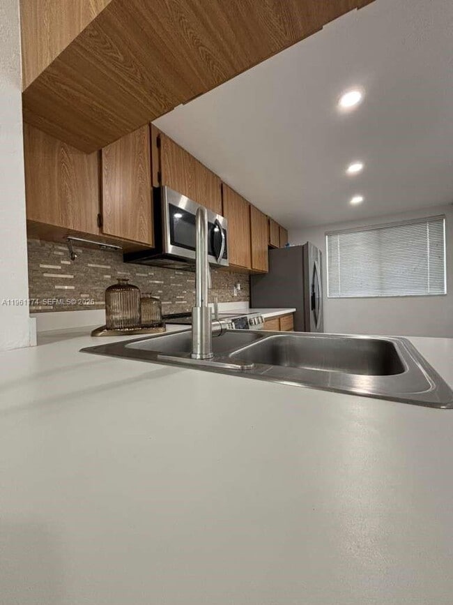 Building Photo - 1005 Palm Beach Trace Dr