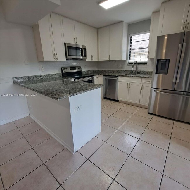 Foto del edificio - 2501 NW 99th Ave