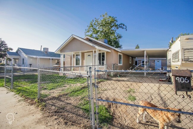 Parking Carport for Each Unit - 906 Wilson Ave