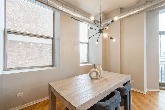 Foto del edificio - 500 S Clinton St