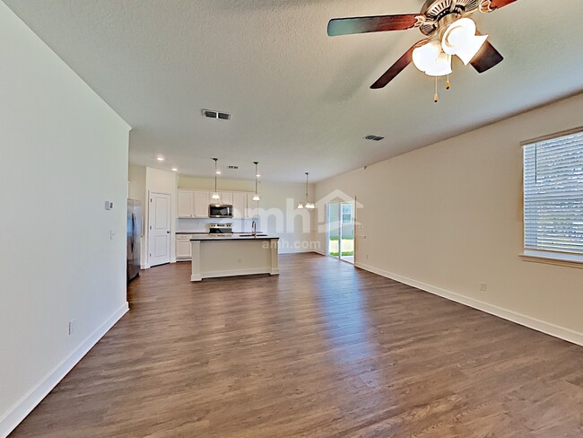 Foto del edificio - 3015 Creek Village Ln