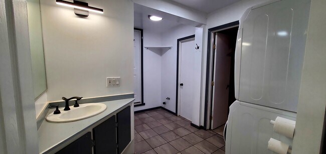 Foto del edificio - 787 Applewood Rd