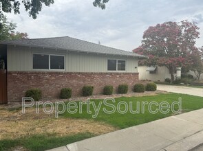 Building Photo - 1537 Maplewood Dr