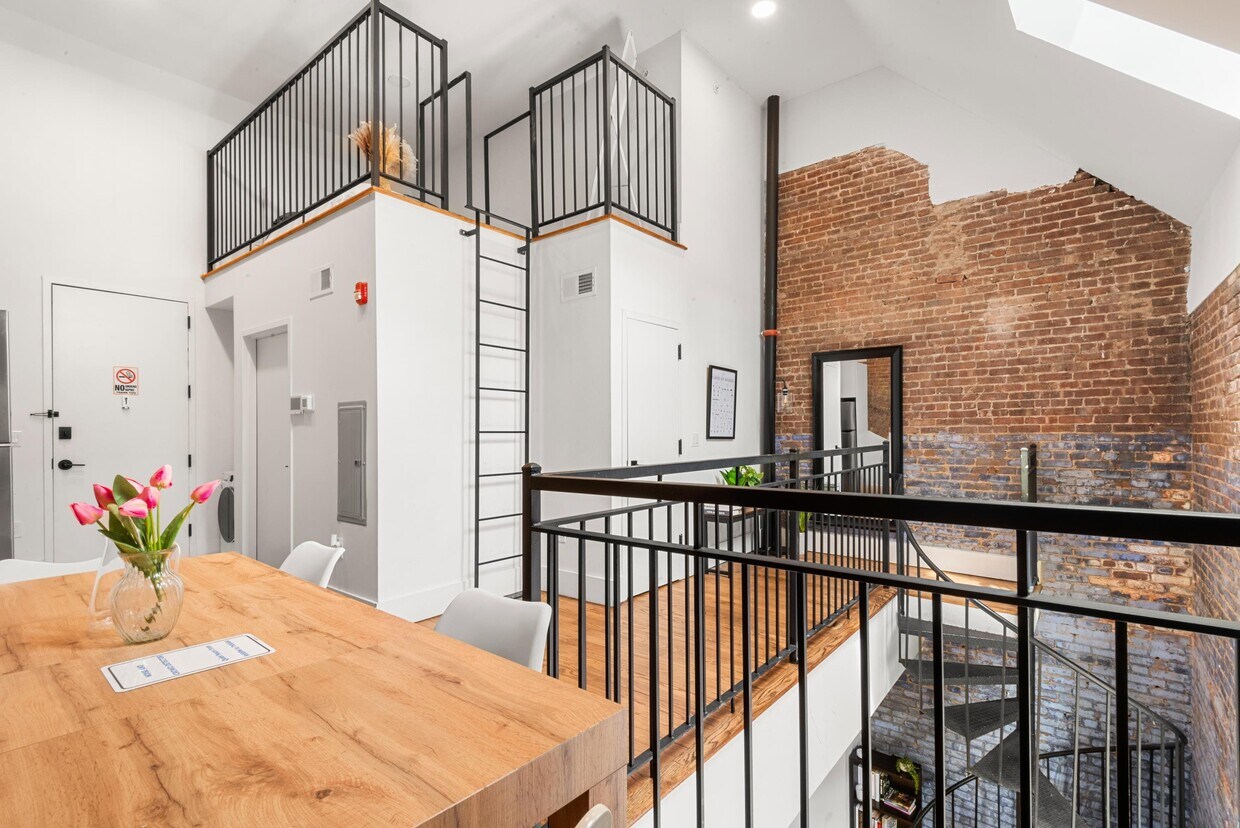 Foto principal - 380 Montgomery St