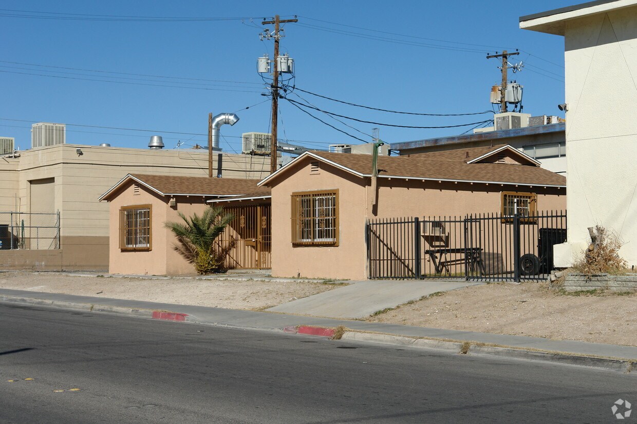 Foto del edificio - 1315 E Carson Ave